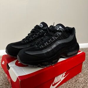 Nike Air Max 95 Triple Black Sneakers